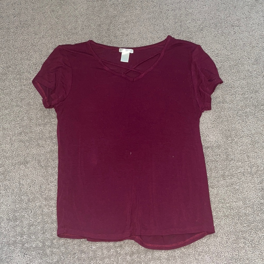 Tilly’s t-shirt w/ crossed neck//L